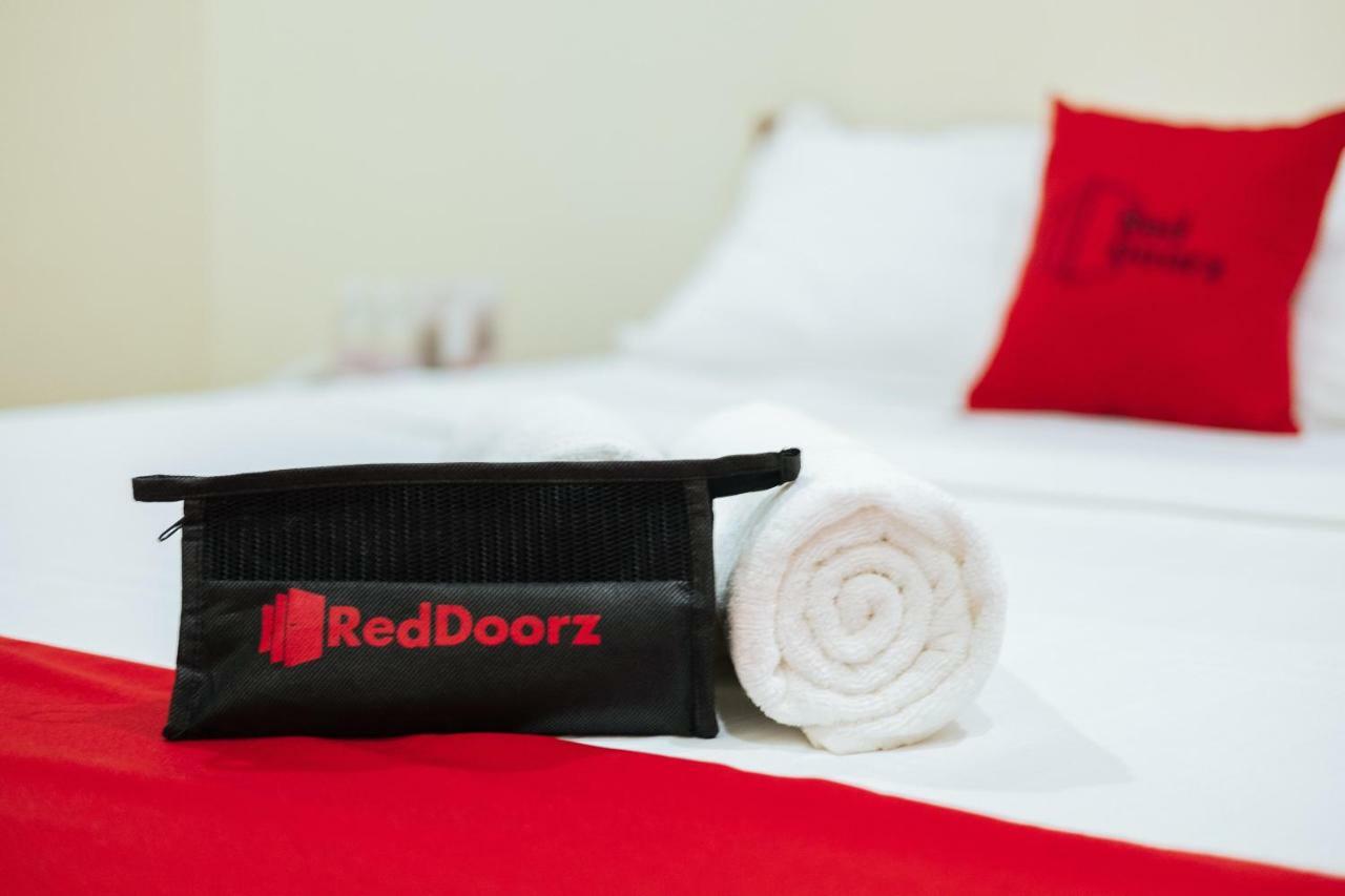 Reddoorz Premium Near Pristine Beach Puerto Princesa Dış mekan fotoğraf